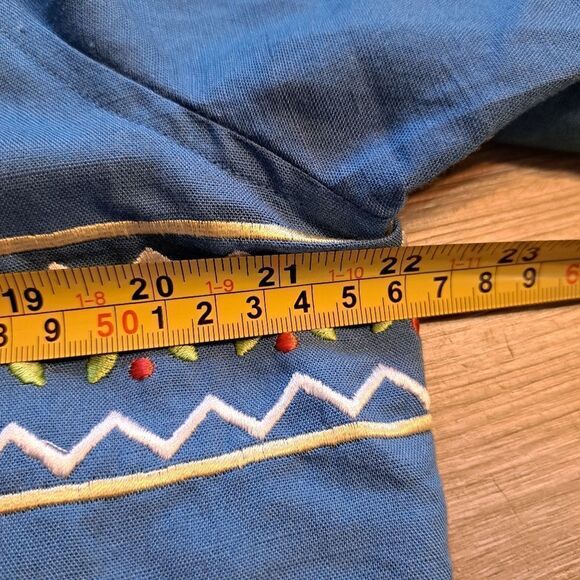 Susan Graver Grannycore Embroidered Linen Floral Butterfly Top Medium Blue/Multi - Picture 10 of 15